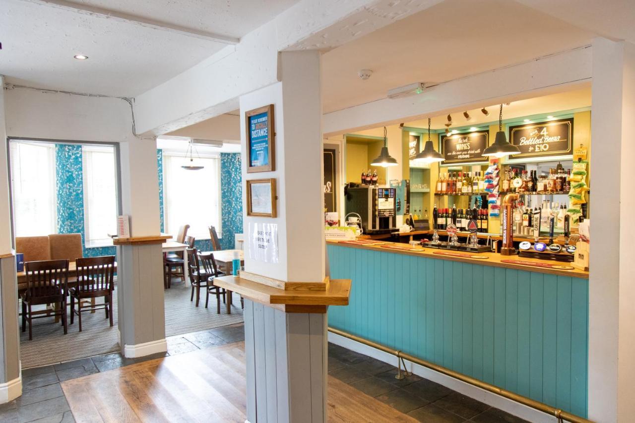 The Unicorn Inn Newton Solney Екстериор снимка
