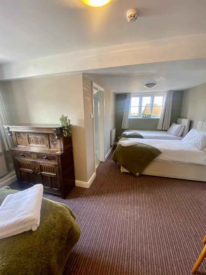 The Unicorn Inn Newton Solney Екстериор снимка