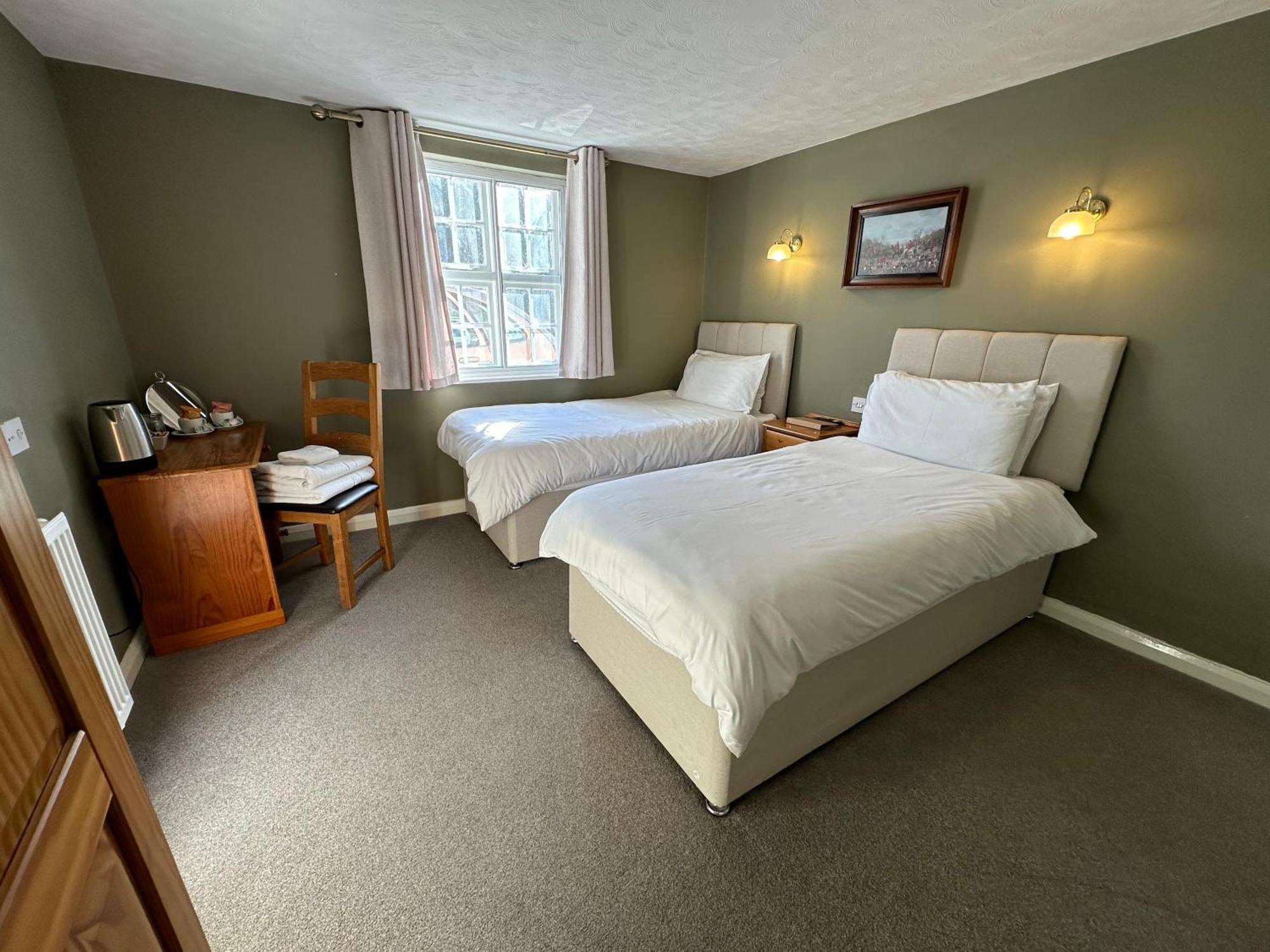 The Unicorn Inn Newton Solney Стая снимка