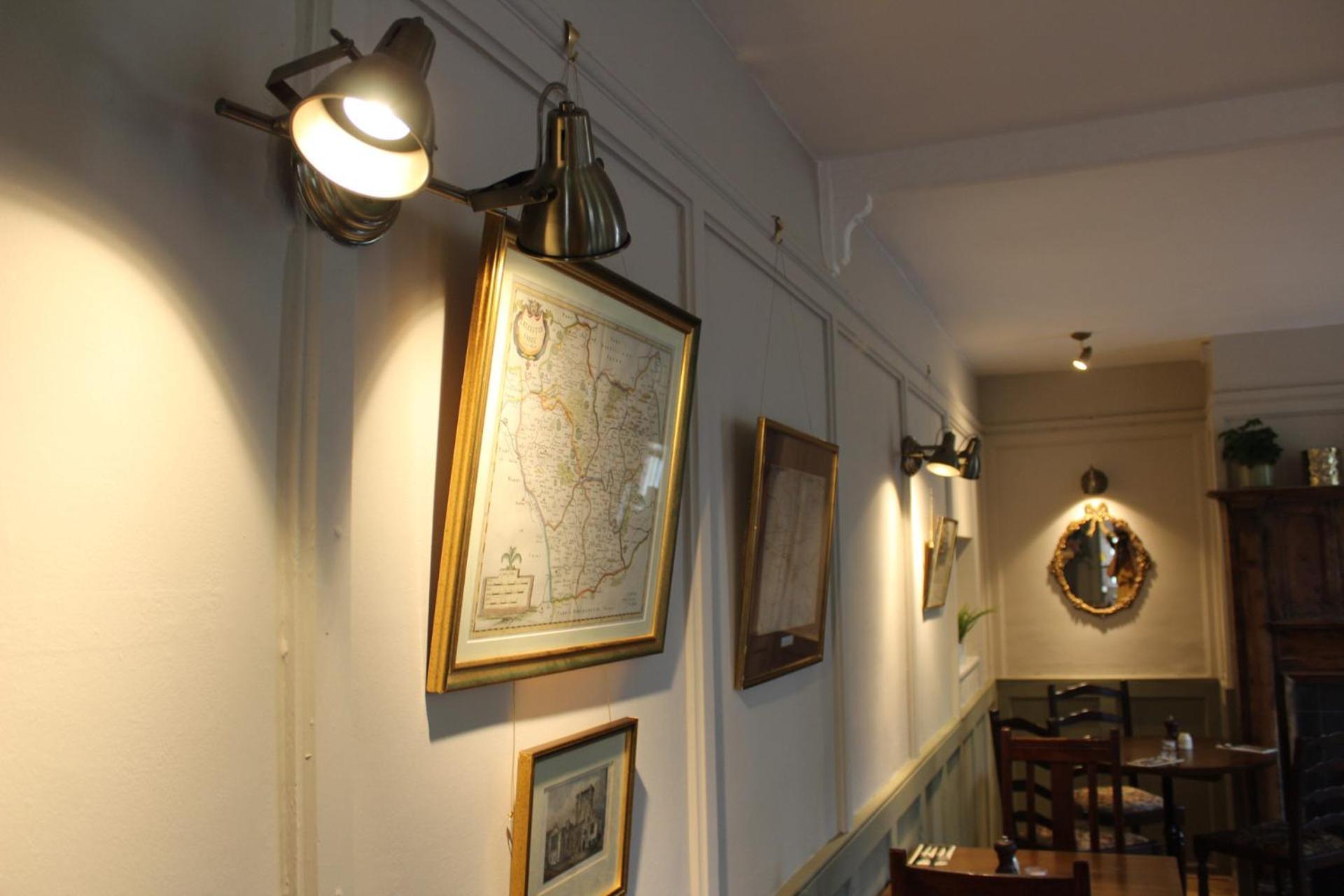 The Unicorn Inn Newton Solney Екстериор снимка